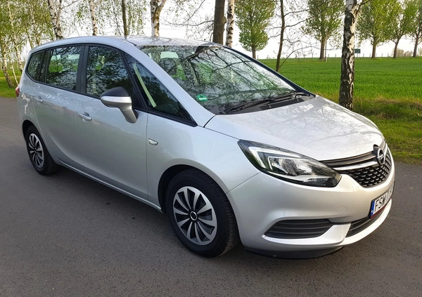 Opel Zafira cena 40500 przebieg: 199000, rok produkcji 2016 z Świebodzin małe 106